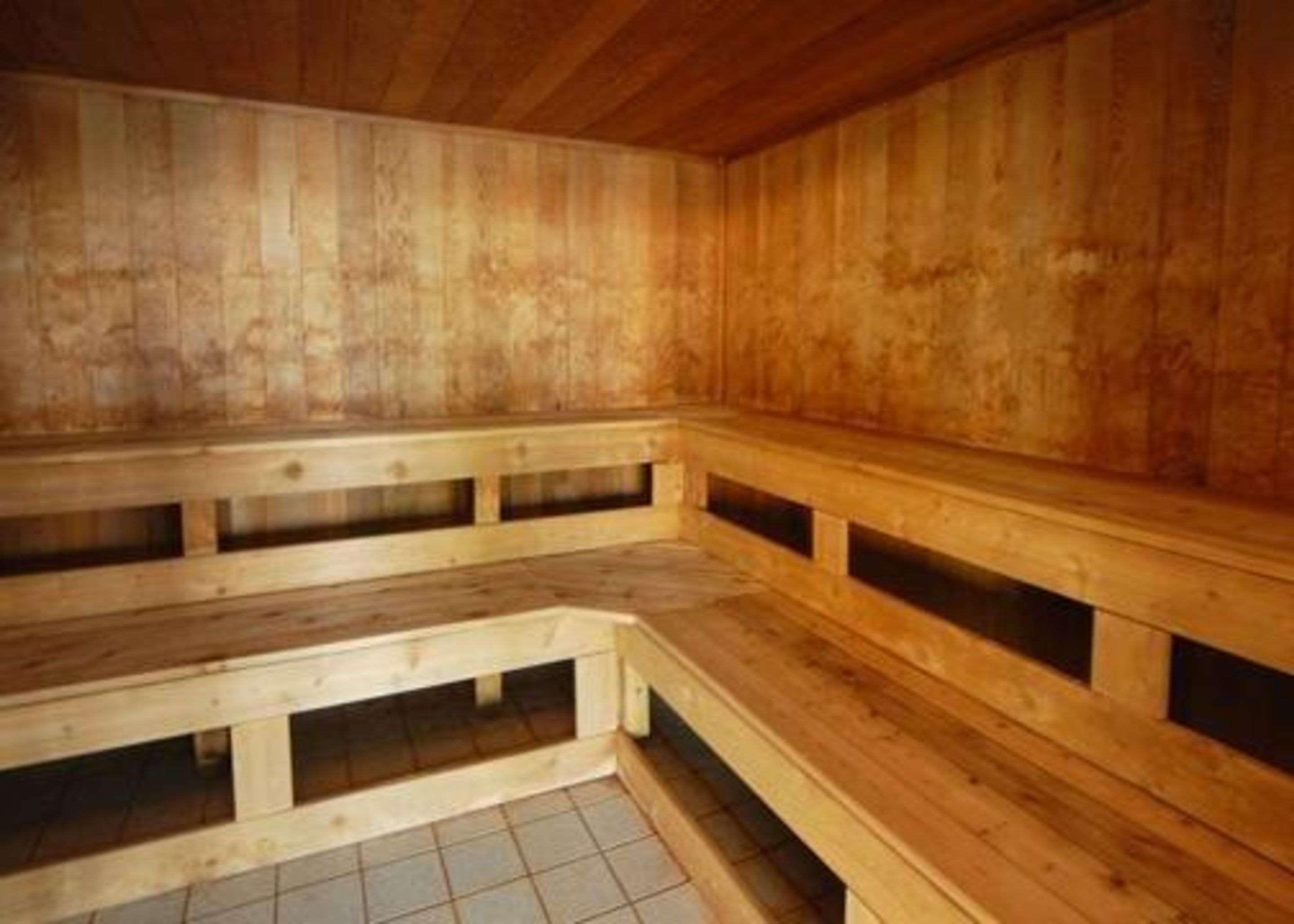 American Inn & Suites Уотърфорд Екстериор снимка