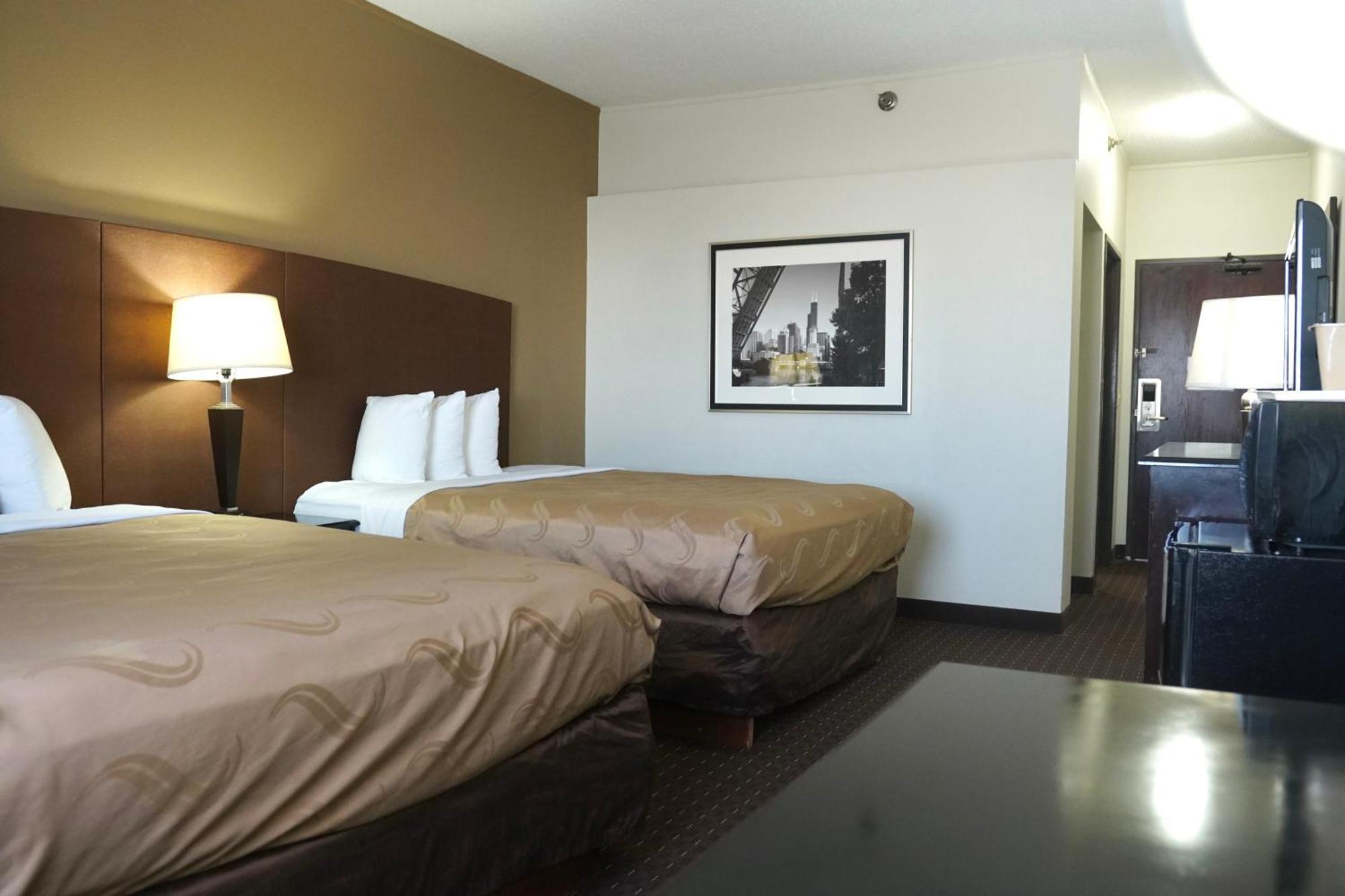 American Inn & Suites Уотърфорд Екстериор снимка