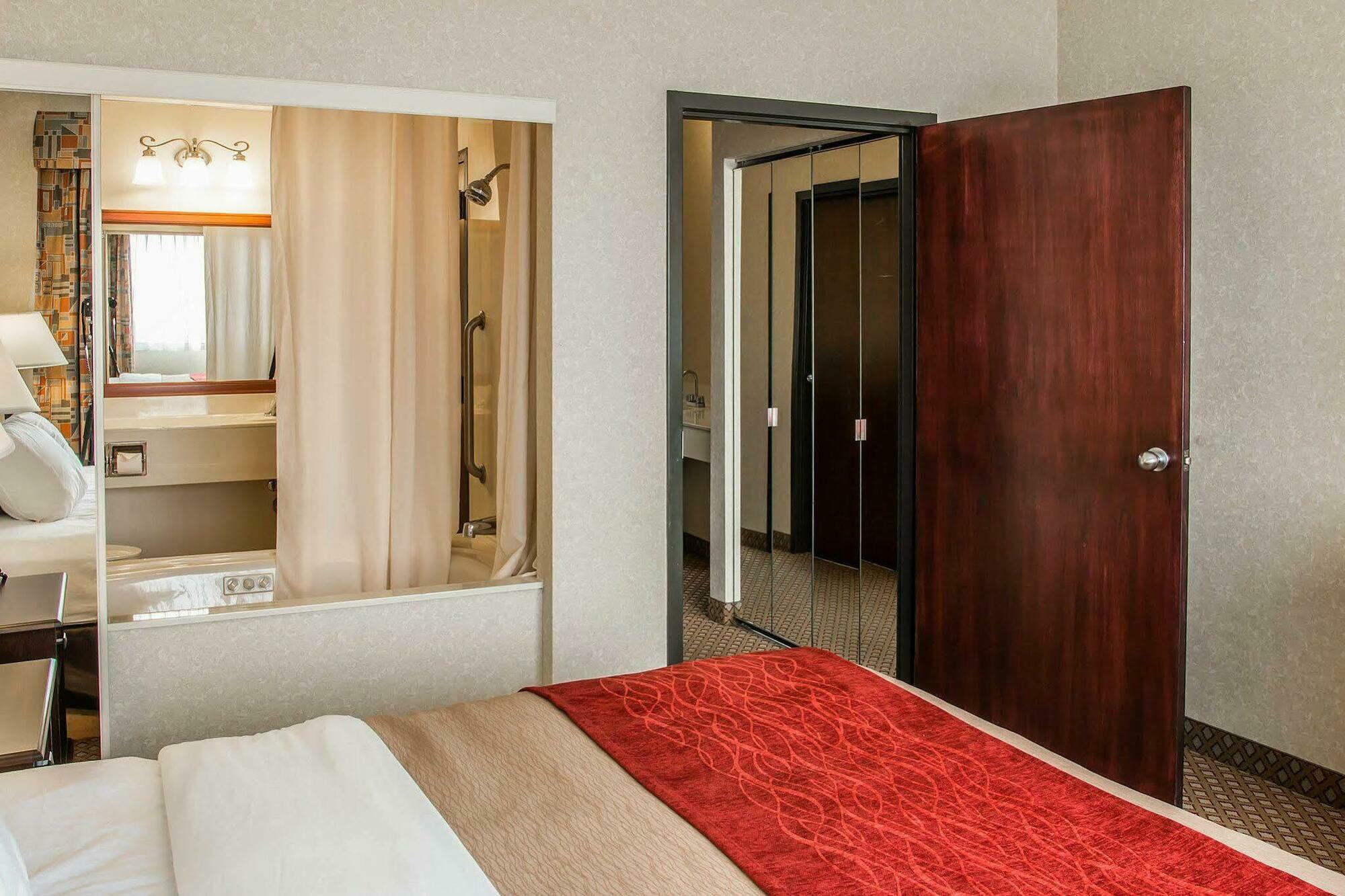 American Inn & Suites Уотърфорд Екстериор снимка